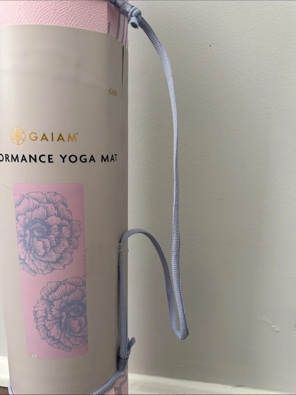 NWT Gaiam classic 6mm pink yoga mat